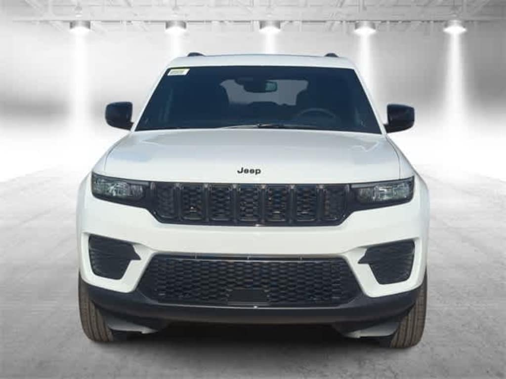 New 2025 Jeep Grand Cherokee Laredo Sport Utility