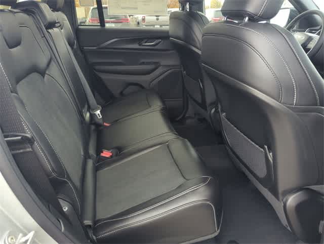 Thumbnail: 2025 Jeep Grand Cherokee - 21