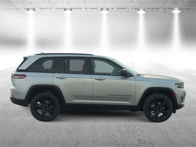 Thumbnail: 2025 Jeep Grand Cherokee - 9