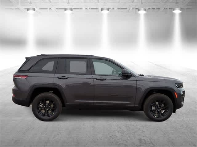Thumbnail: 2025 Jeep Grand Cherokee - 9