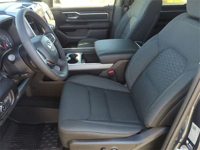 Thumbnail: 2025 RAM 1500 - 16