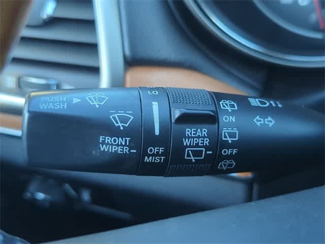 Thumbnail: 2011 Jeep Grand Cherokee - 28