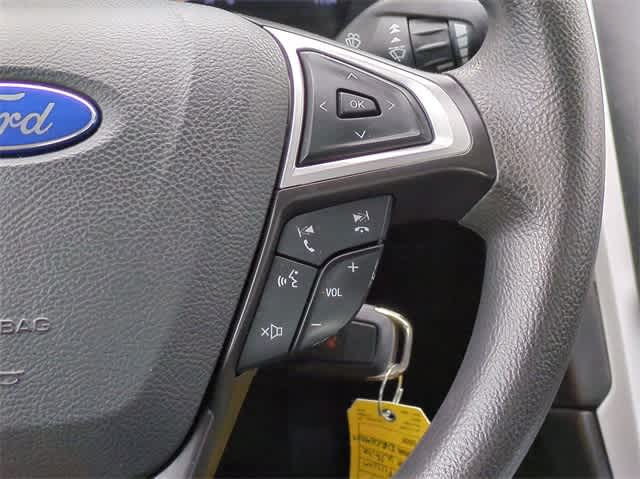 2013 Ford Fusion SE 24