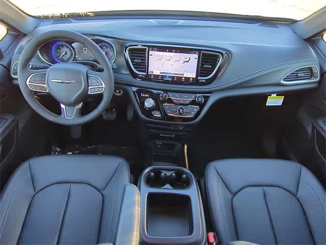 Thumbnail: 2026 Chrysler Pacifica - 16