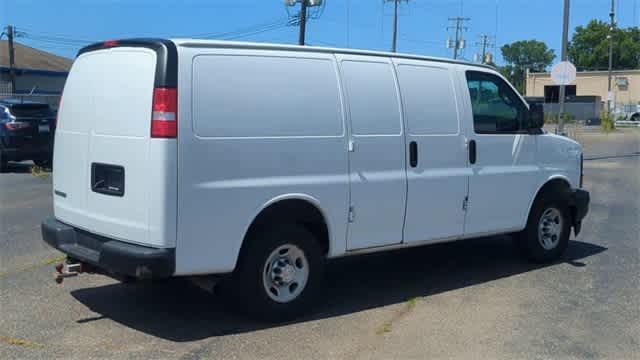 Thumbnail: 2017 Chevrolet Express - 8