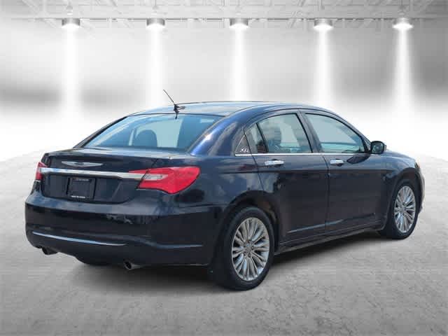 Thumbnail: 2012 Chrysler 200 - 8