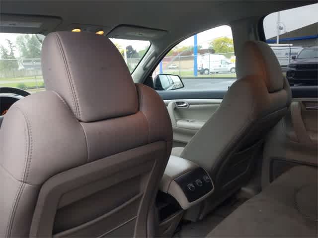 2008 Saturn Outlook XE 17