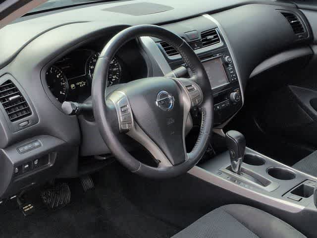 Thumbnail: 2015 Nissan Altima - 10