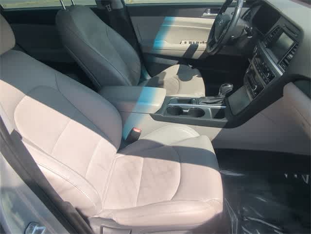 Thumbnail: 2016 Hyundai Sonata - 22
