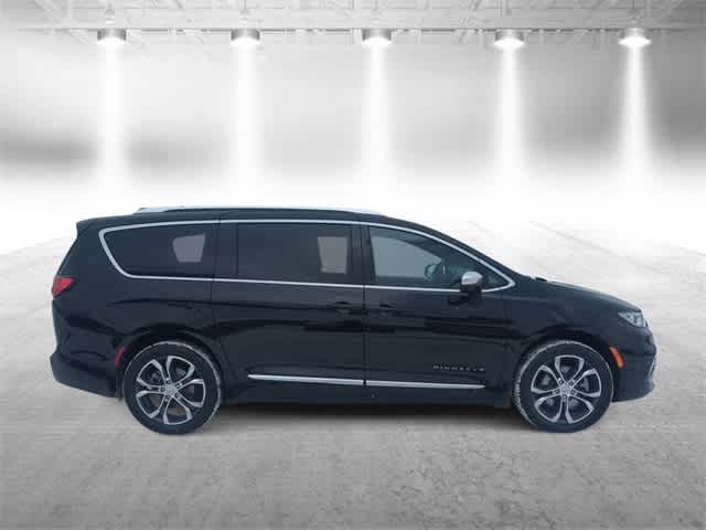 Thumbnail: 2026 Chrysler Pacifica - 9