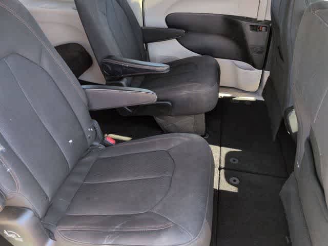 Thumbnail: 2020 Chrysler Pacifica - 21