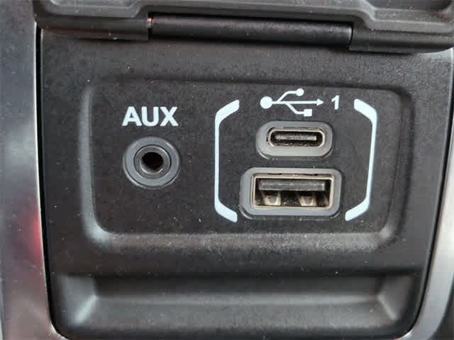 Thumbnail: 2018 Jeep Wrangler - 31