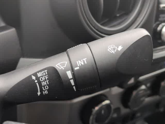 Thumbnail: 2021 Toyota Tacoma - 25