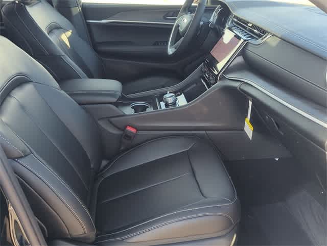 Thumbnail: 2025 Jeep Grand Cherokee - 22