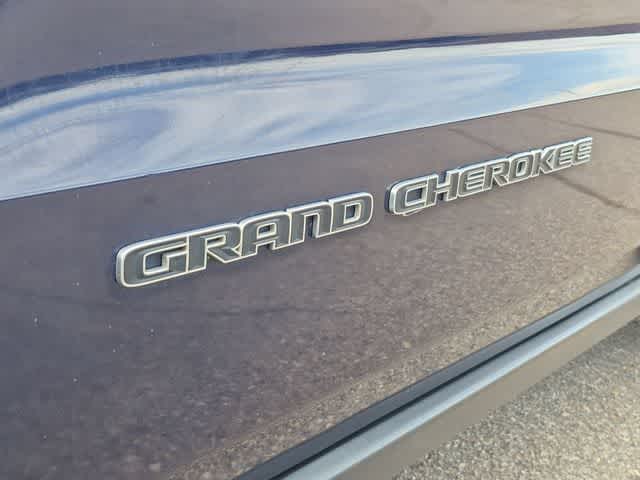Thumbnail: 2017 Jeep Grand Cherokee - 13