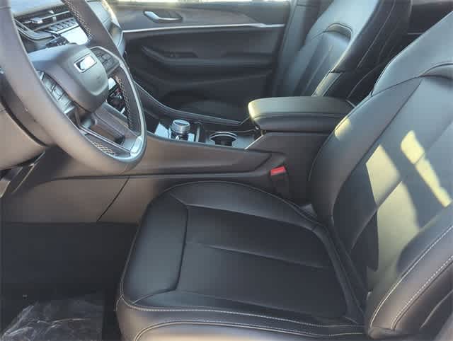 Thumbnail: 2025 Jeep Grand Cherokee - 16