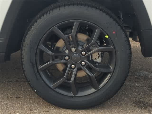 Thumbnail: 2025 Jeep Grand Cherokee - 14