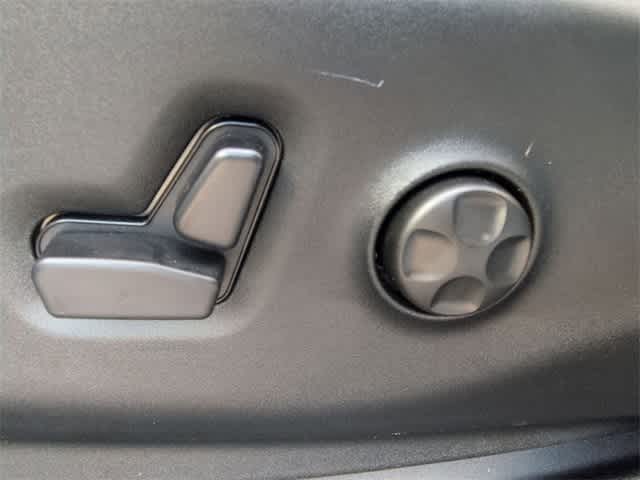 Thumbnail: 2026 Chrysler Pacifica - 18