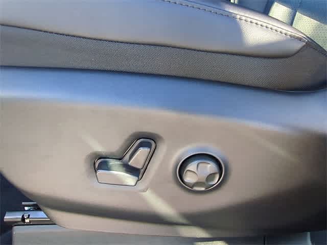 Thumbnail: 2026 Chrysler Pacifica - 18