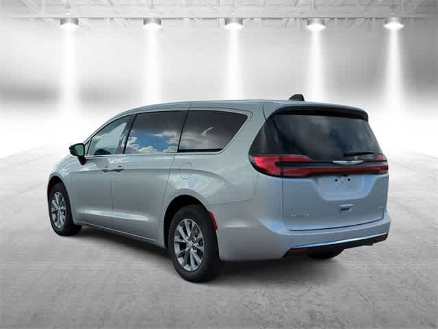 Thumbnail: 2026 Chrysler Pacifica - 6