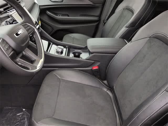 Thumbnail: 2025 Jeep Grand Cherokee L - 16