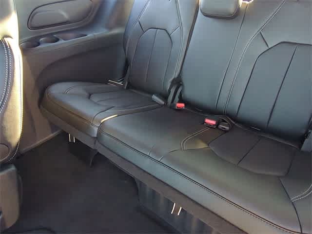 Thumbnail: 2026 Chrysler Pacifica - 21