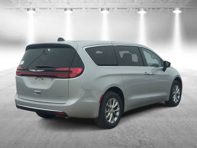 Thumbnail: 2026 Chrysler Pacifica - 8