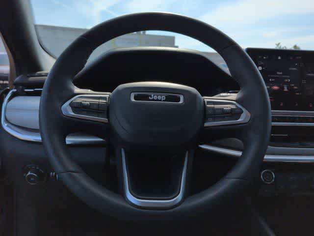 Thumbnail: 2023 Jeep Compass - 23