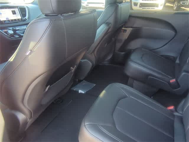 Thumbnail: 2026 Chrysler Voyager - 18