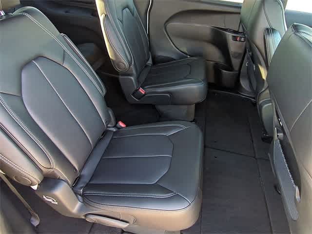 Thumbnail: 2026 Chrysler Pacifica - 22