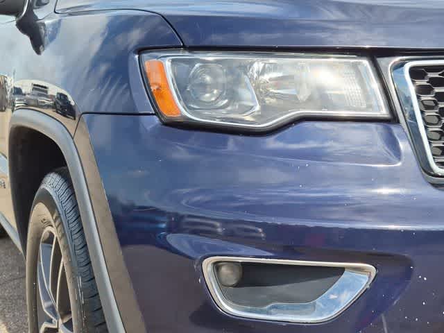 Thumbnail: 2017 Jeep Grand Cherokee - 11