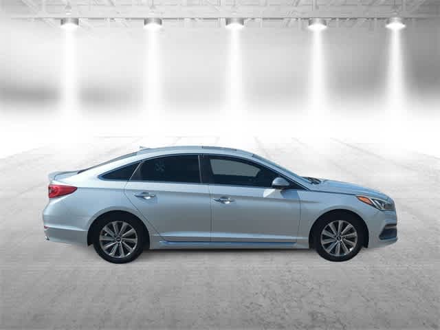 Thumbnail: 2016 Hyundai Sonata - 9