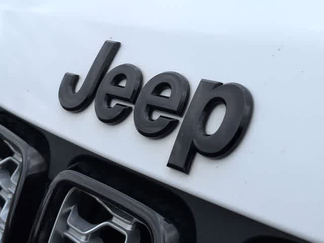 Thumbnail: 2021 Jeep Grand Cherokee - 12