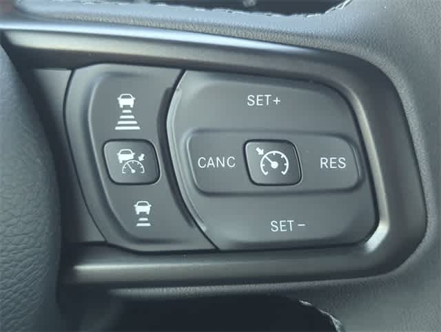 Thumbnail: 2025 Jeep Wrangler - 25