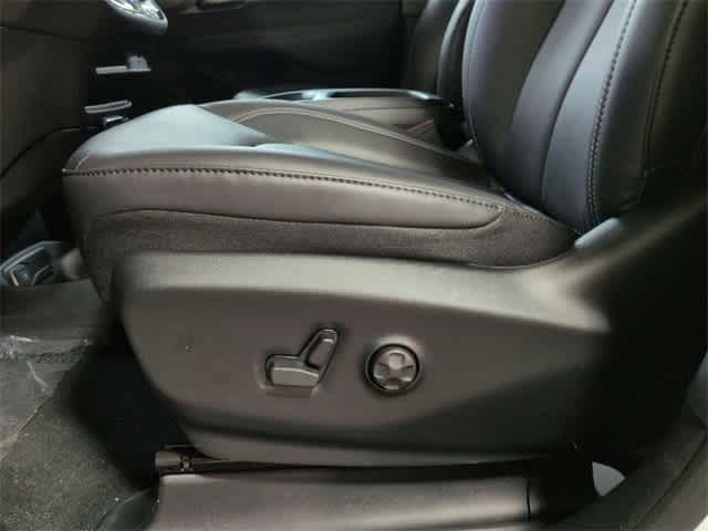 Thumbnail: 2026 Chrysler Pacifica - 18