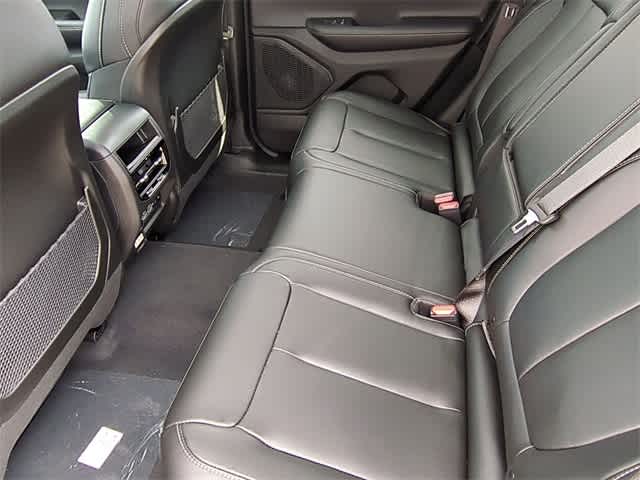 Thumbnail: 2025 Jeep Grand Cherokee - 21