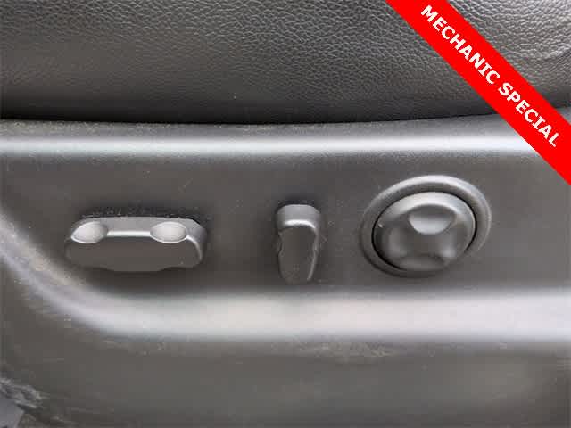 Thumbnail: 2013 Chevrolet Avalanche 1500 - 17