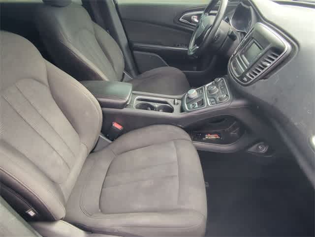Thumbnail: 2015 Chrysler 200 - 21
