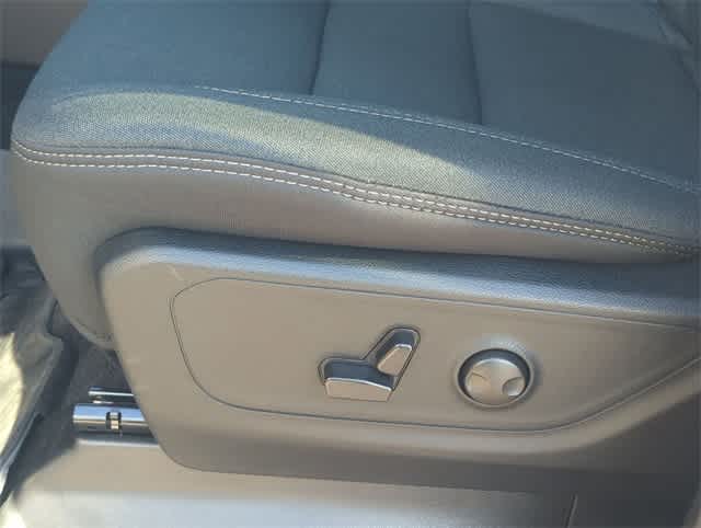 Thumbnail: 2026 RAM 1500 - 17