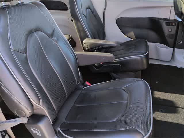 Thumbnail: 2021 Chrysler Pacifica - 22