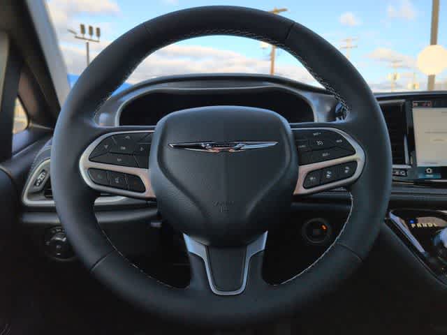 Thumbnail: 2026 Chrysler Pacifica - 27