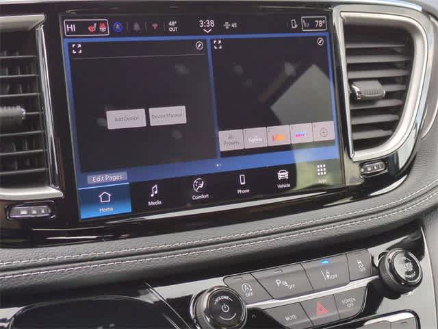 Thumbnail: 2026 Chrysler Pacifica - 30