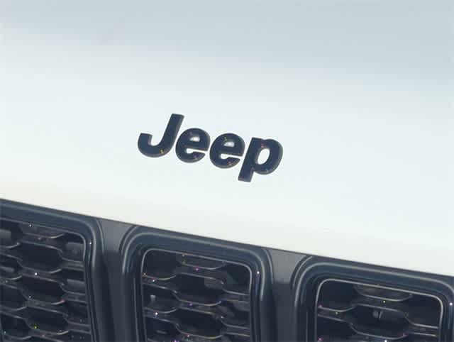 Thumbnail: 2025 Jeep Grand Cherokee - 12