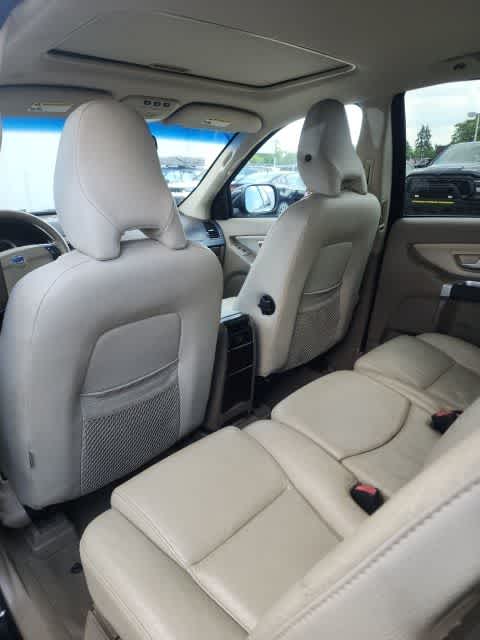 Thumbnail: 2011 Volvo XC90 - 14