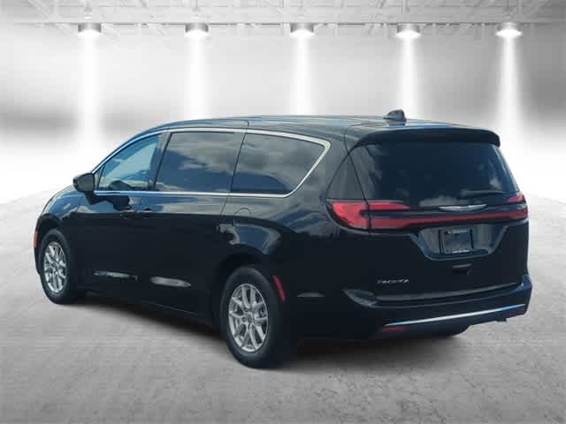 Thumbnail: 2024 Chrysler Pacifica - 6