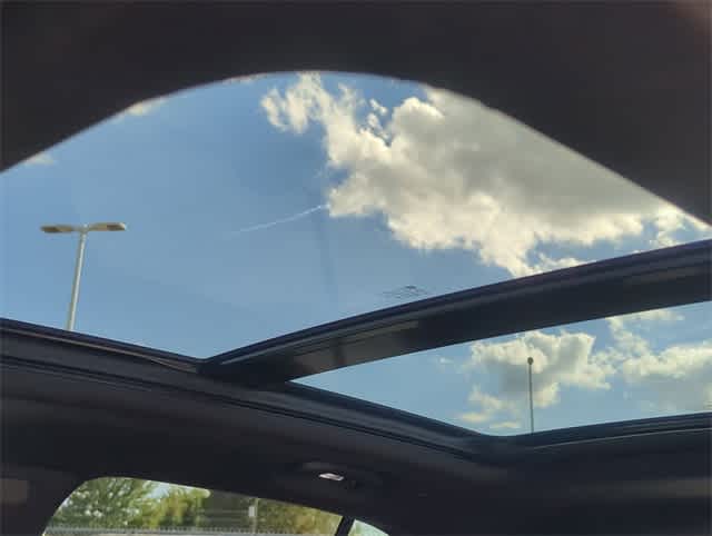 Thumbnail: 2023 Cadillac XT4 - 19