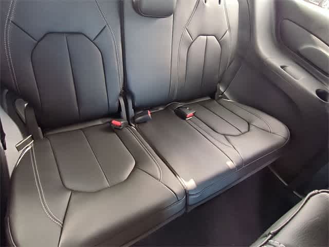 Thumbnail: 2026 Chrysler Pacifica - 23