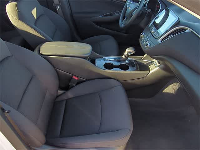 Thumbnail: 2023 Chevrolet Malibu - 22