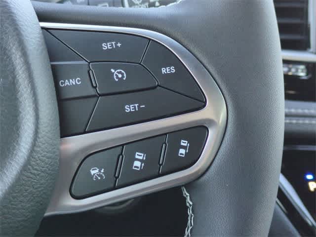 Thumbnail: 2026 Chrysler Pacifica - 27