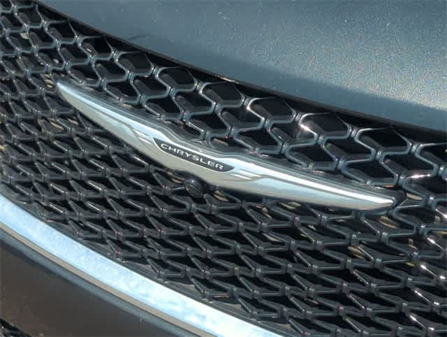 Thumbnail: 2023 Chrysler Pacifica - 12